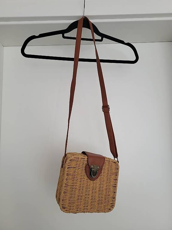 Borse da donna: Sac à main – Usato da Ecuvillens venduto da loloall