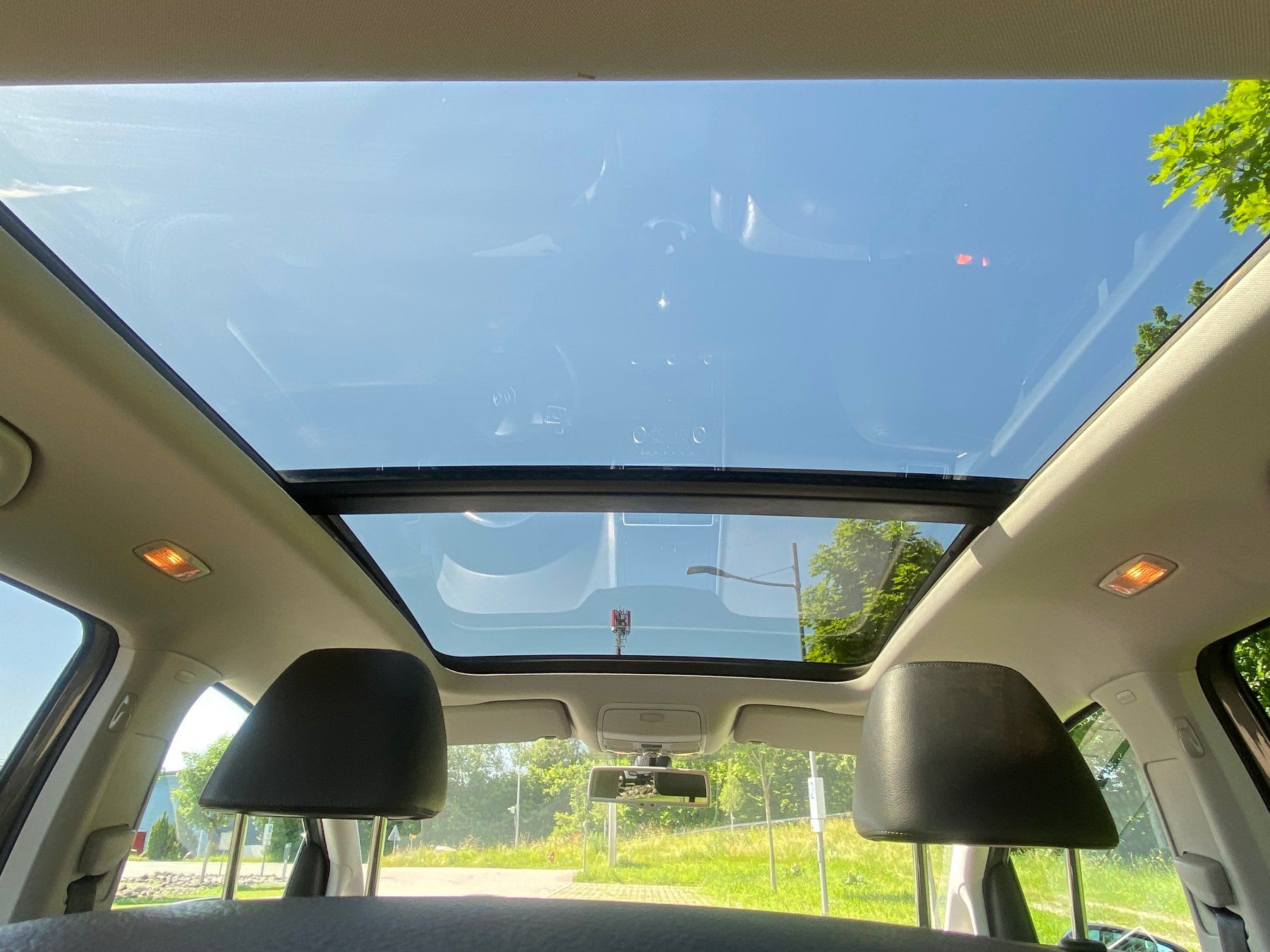 VW Autos: VW Touran Cross Touran – Gebraucht aus dübendorf von Juegeswiss 7