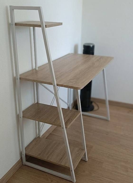 Schreibtische: Moderner Schreibtisch mit Regalflächen + Stuhl – Gebraucht aus Riniken von val_tzl5