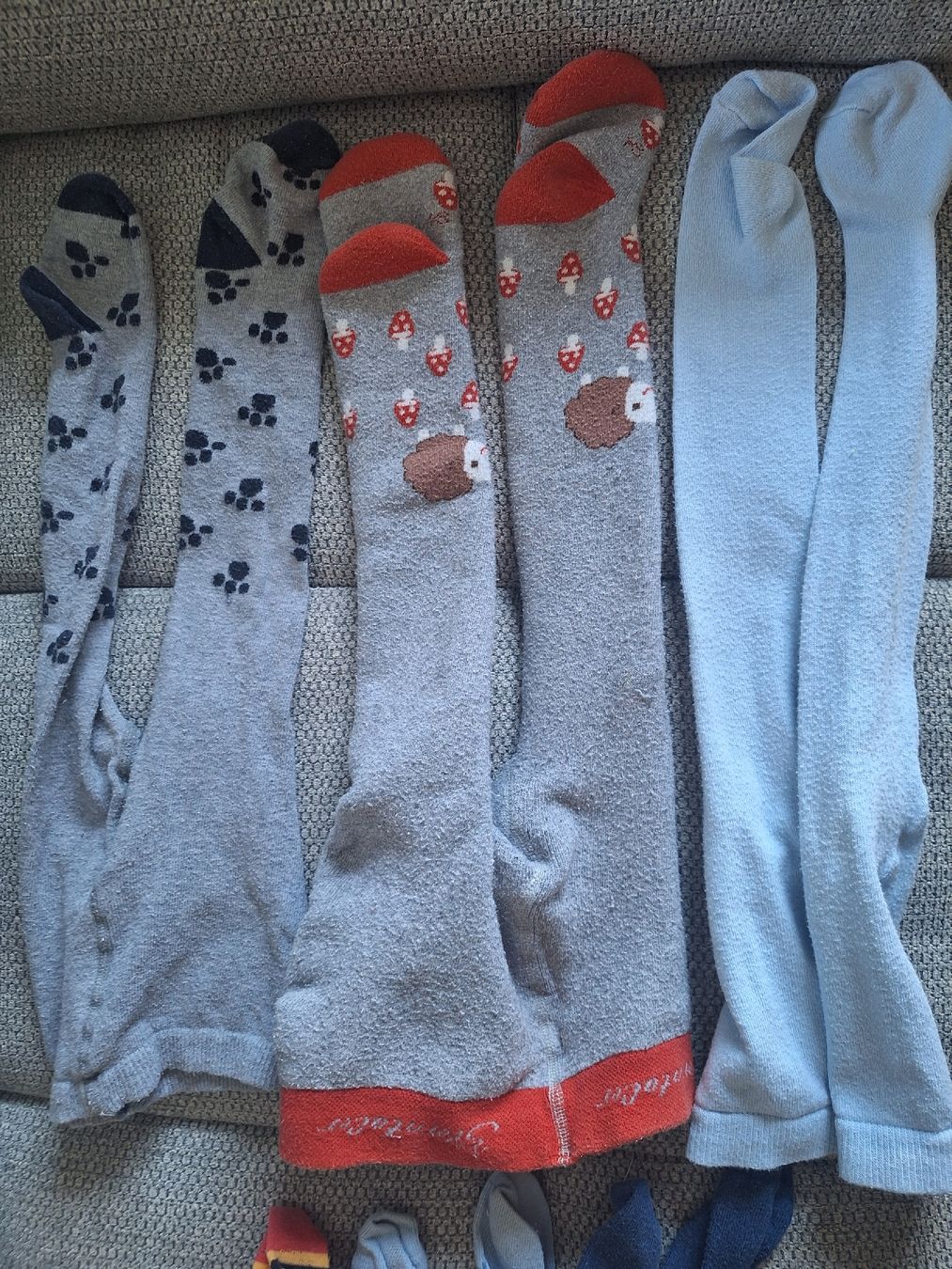 Autres vêtements: Strumpfhosen 86/ 92 6 Stk – D'occasion à obfelden par claudia.horni 1