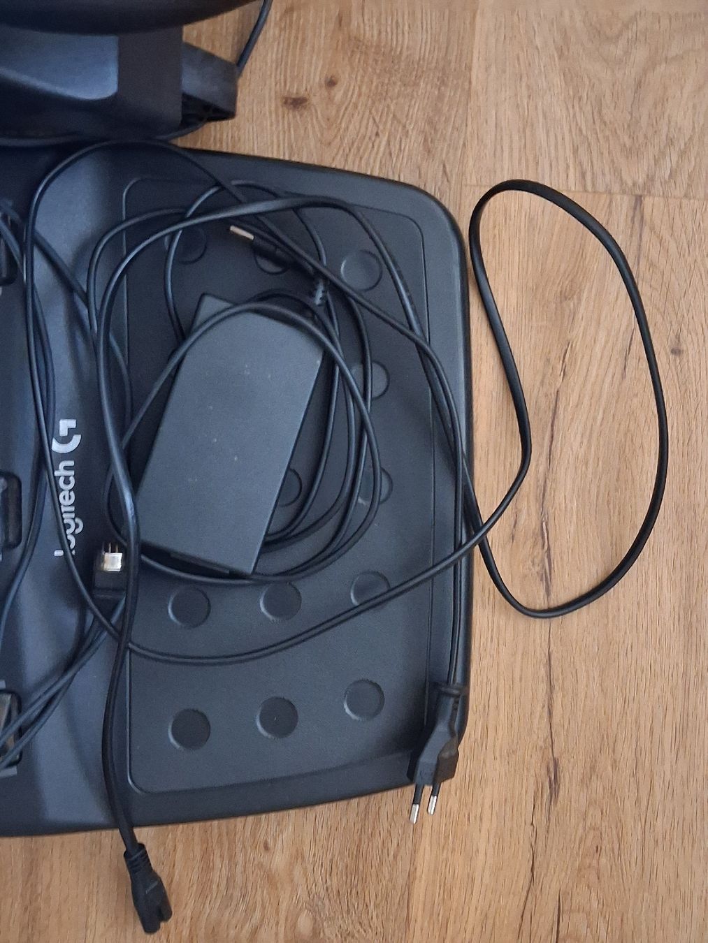 Sony Konsolen: Logitec Lenkrad+Pedale – Neu (gemäss Beschreibung) aus Mels von ale_5ypc 5