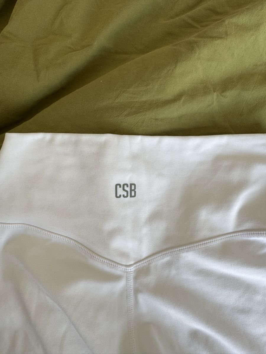Leggings: CSB White Leggings - Stylish & Comfy - Never worn! – Nuovo (secondo la descrizione) da Dinhard venduto da emi_6jdk