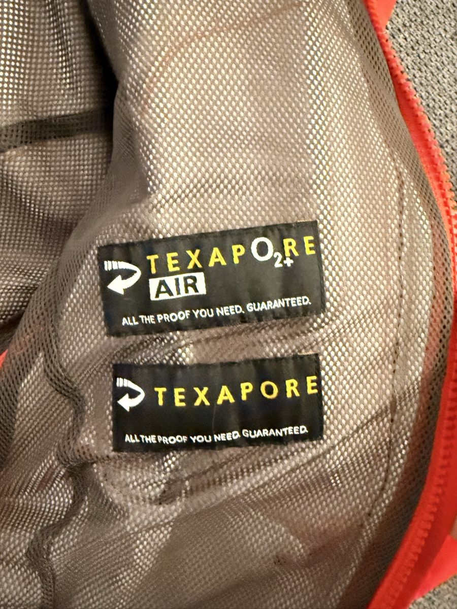 Jack Wolfskin Jacken: Jack wolfskin Regenjacke Rot/Bordeux – Neu (gemäss Beschreibung) aus Adliswil von JaniqueN 4