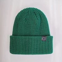 Warme Wintermütze dunkelgrün gestrickt neu