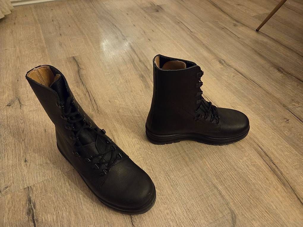 Herrenschuhe: Kampfstiefel / Schweizer Armee K 90 	  – Gebraucht aus Lausen von 04362 2
