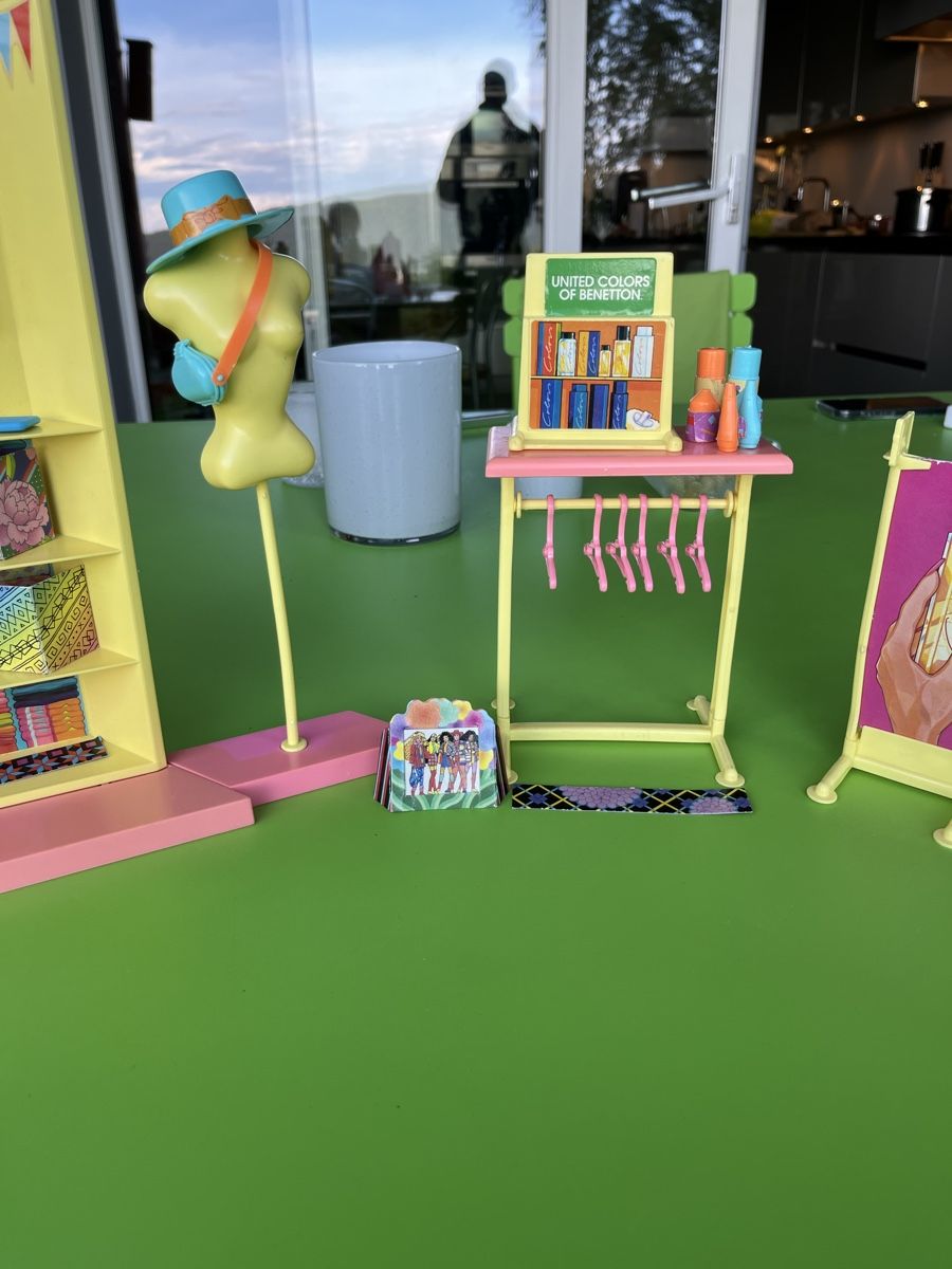 Giocattoli: Magasin BARBIE X BENETTON, 1990 – Usato da Neuchâtel venduto da louissiffert 2