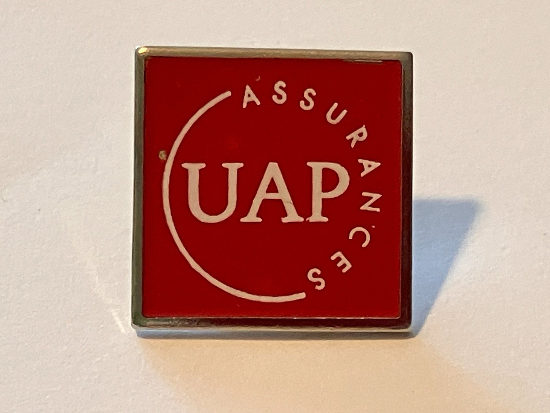 Plaketten & Abzeichen: 1 Pin UAP Assurances – Gebraucht aus Basel von djwwpp