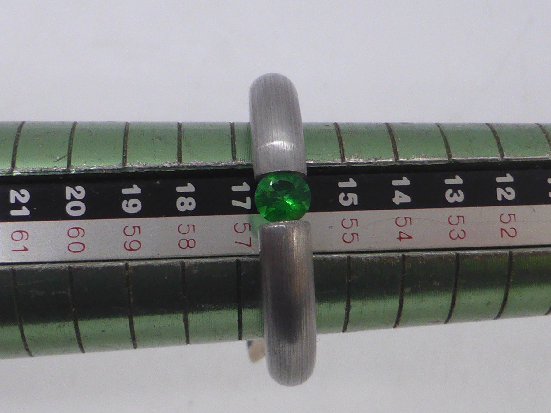 Ringe: Bague acier ronde avec zircon vert – Gebraucht aus Porrentruy von Tic-Time 4