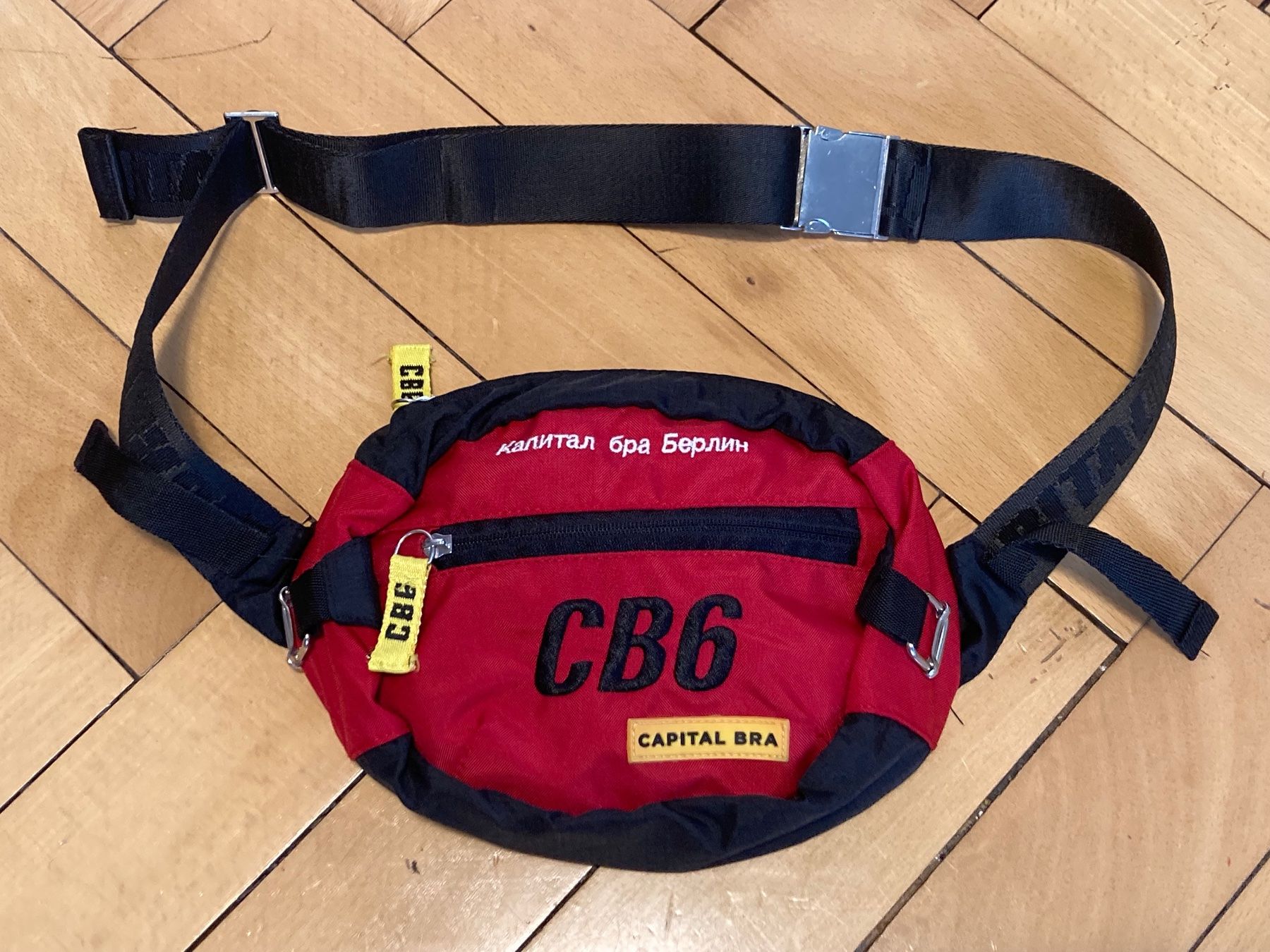 Borse: Fanny Bag Capital Bra Deutsch Rap – Usato da Zürich venduto da le_souk