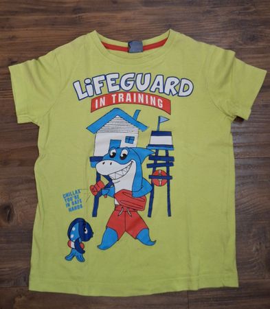 Kinder T-Shirt lime grün Hai Motiv Grösse 104