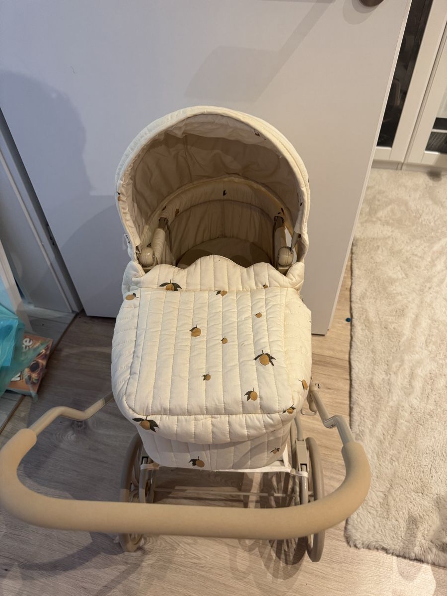 Voitures de poupées: Puppenwagen – D'occasion à Hausen AG par SF3011 1