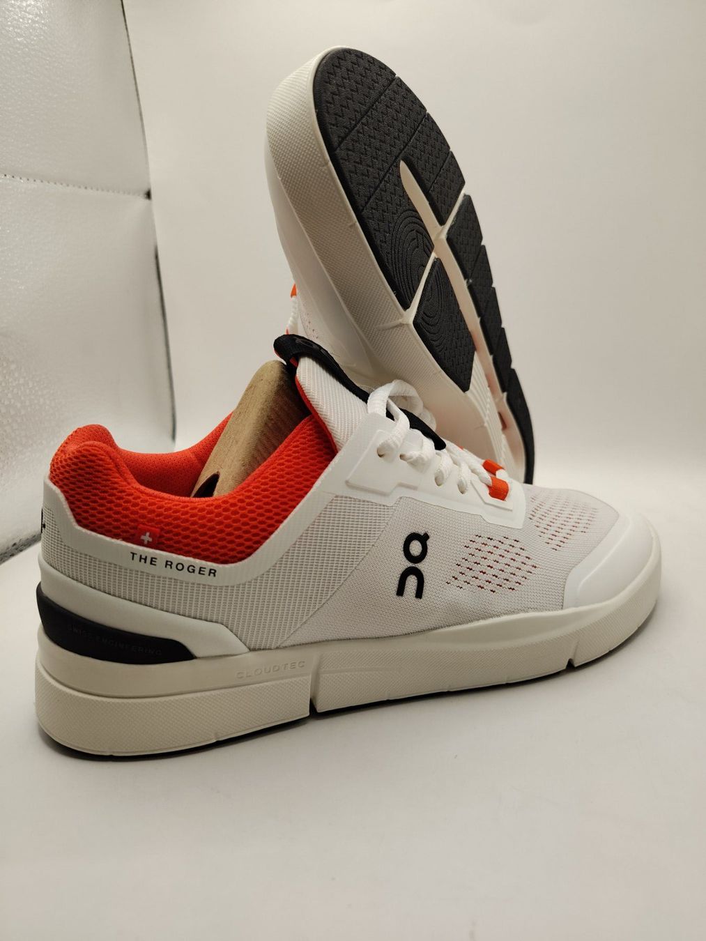 On Herrenschuhe: On Running - The Roger Gr. 37 – Neu und originalverpackt aus Dällikon von Retouren_Resale