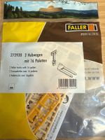 Faller 2 Hubwagen mit 16 Paletten