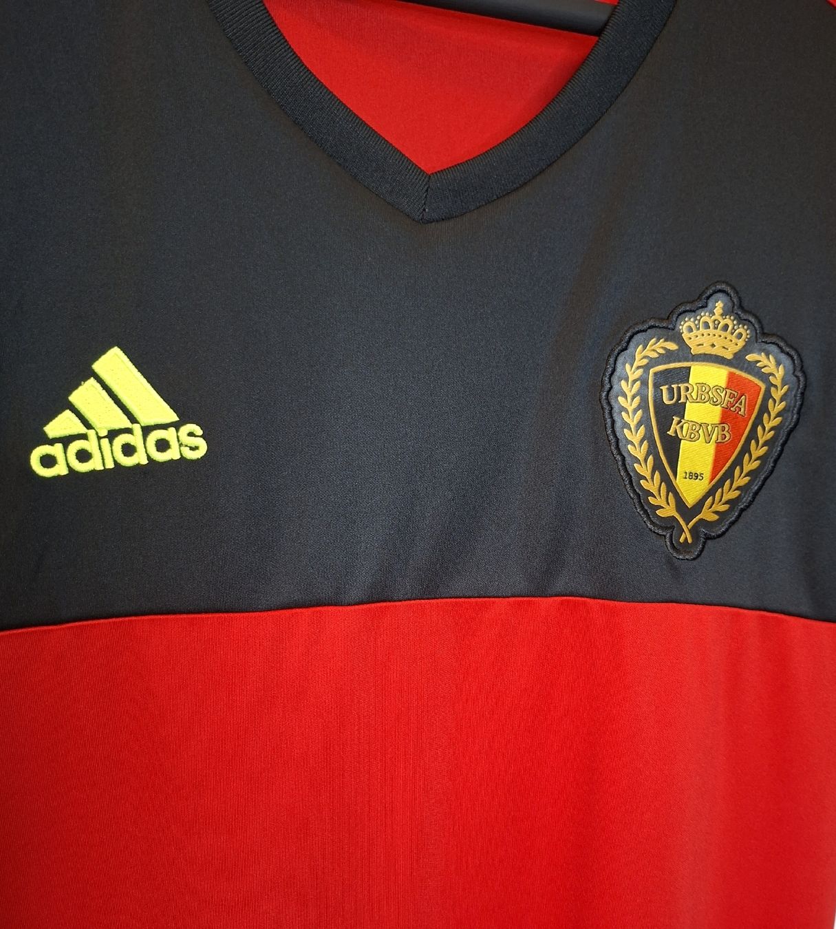 Adidas Canottiere & Pantaloni: Original Belgium 2016-17 Home Trikot – Nuovo (secondo la descrizione) da St-Léonard venduto da SwissDealsJersey 3