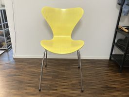 Arne Jacobsen Stuhl für Fritz Hansen 3107 Serie 7 Lemon L55