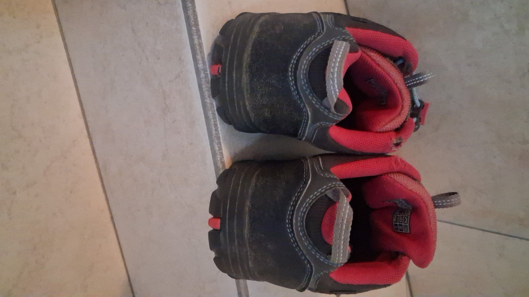 Keen Schuhe für Jungen: Keen Schuhe – Gebraucht aus Salgesch von nicc79 2