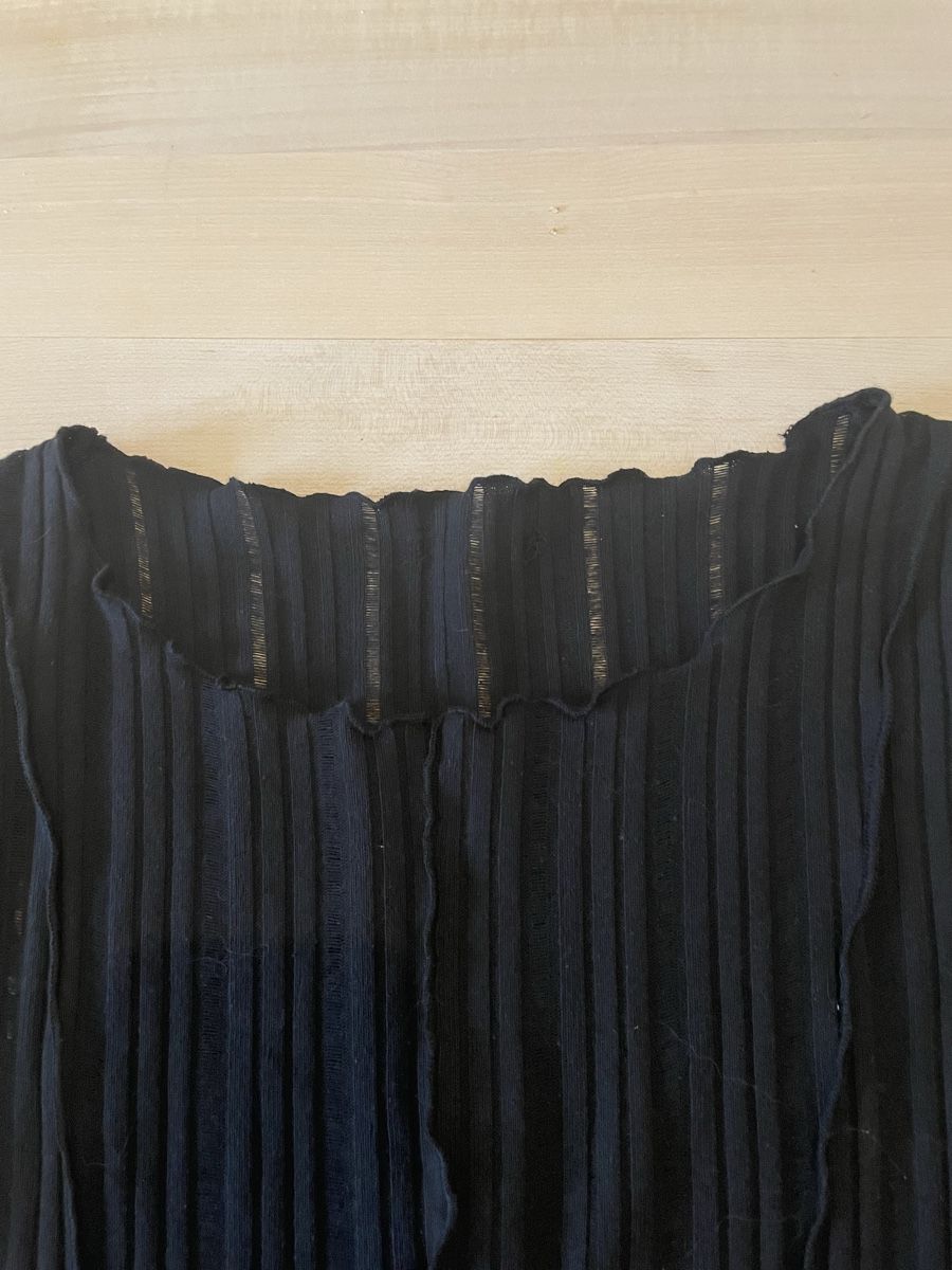 Blusen, T-Shirts & Tops: Schwarzes Langarm-Shirt, gerippt, Grösse S – Neu (gemäss Beschreibung) aus Weiningen ZH von mad_t6dx 2