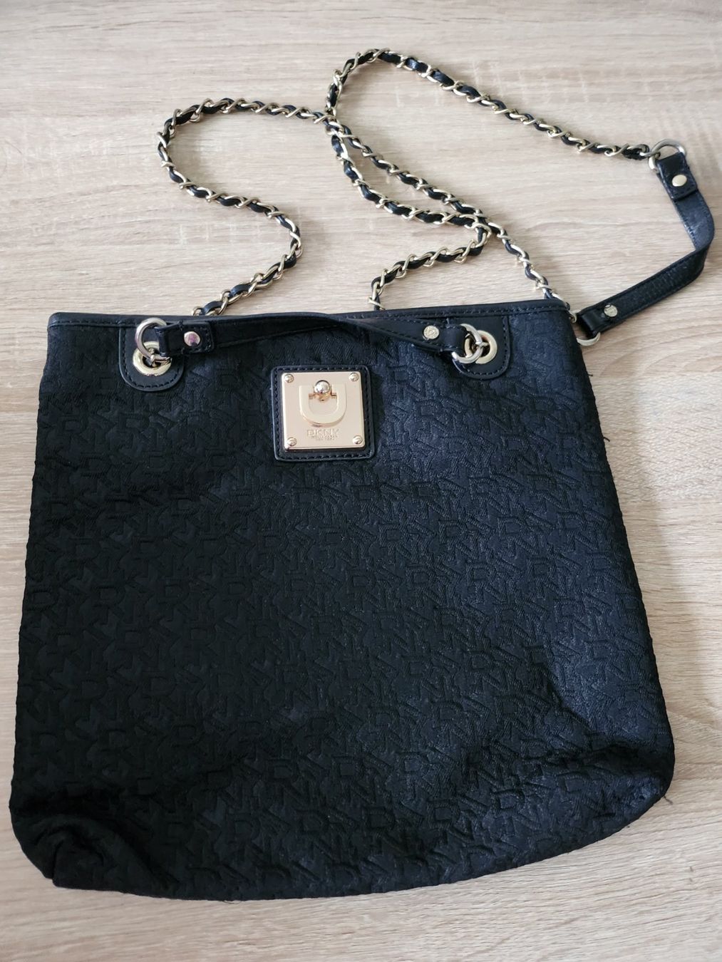 DKNY Taschen für Damen: Dkny Tasche – Gebraucht aus Kefikon TG von Livline