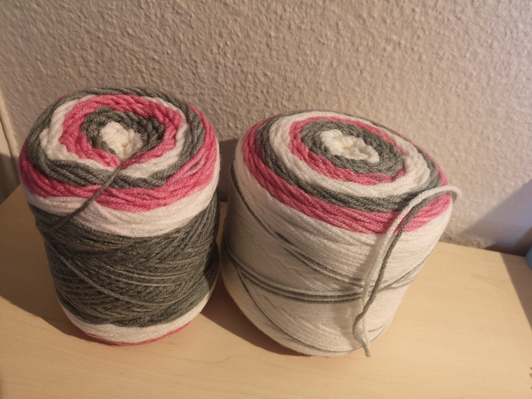 Lana: 2x  550g 100%Acrylic Garn – Nuovo (secondo la descrizione) da Frenkendorf venduto da DORU1 3