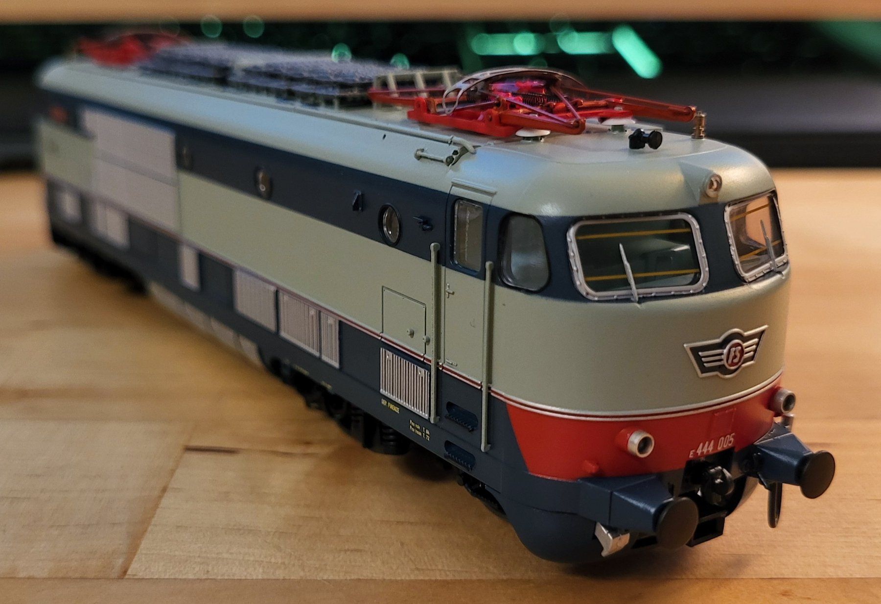 ACME Modelleisenbahnen: ACME H0 60109 E 444.005 der FS, mit DCC-SS, neu, sehr selten – Neu (gemäss Beschreibung) aus Herisau von  3