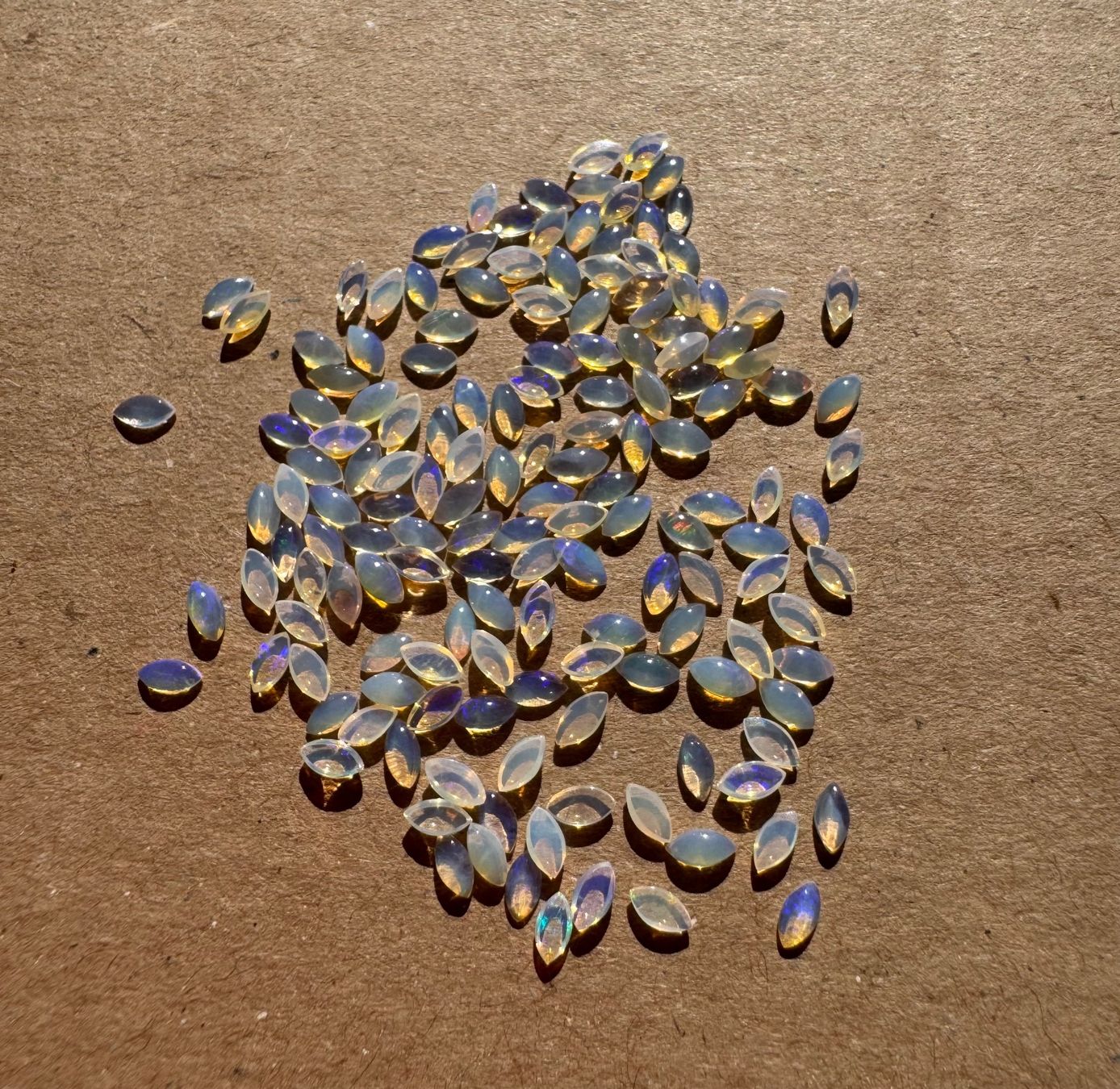 Fossilien: OPAL Cabochons aus Australien ECHT!!! top Farben/Glanz – Neu und originalverpackt aus Leuggern von gemshow 8