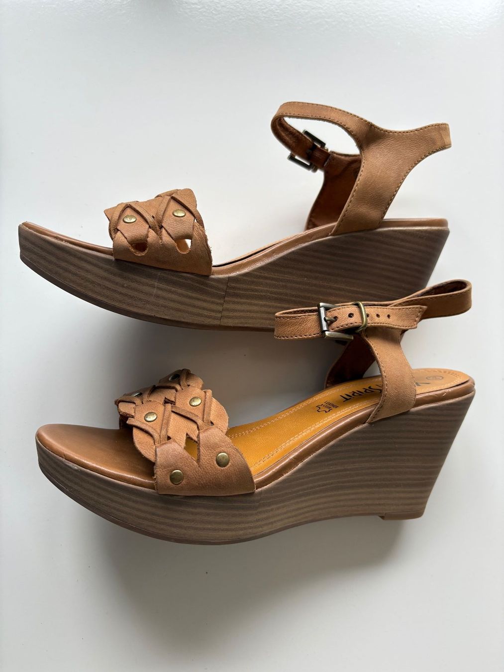 Damenschuhe: Schöne Keil Sandale. Leder. Beige – Neu (gemäss Beschreibung) aus Oetwil an der limmat von Sual 2