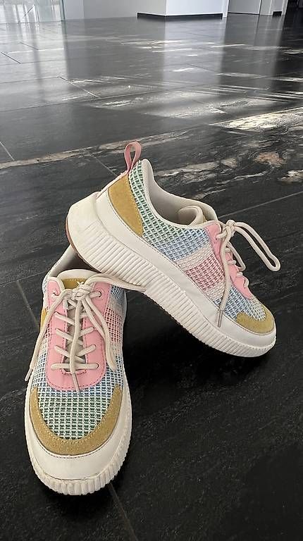 Scarpe da donna: Sneakers Gr.39 – Usato da Günsberg venduto da ElenaFl