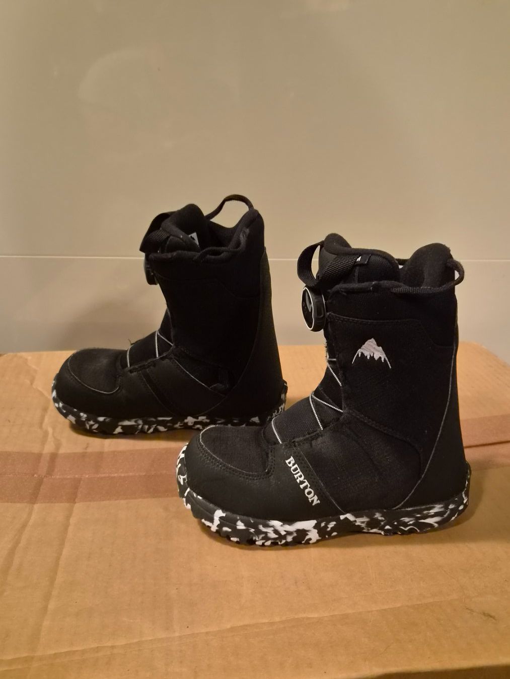 Burton Chaussures garçon: Burton Snowboardschuhe Gr.33 BOA – D'occasion à Oberrieden par Raja011 3