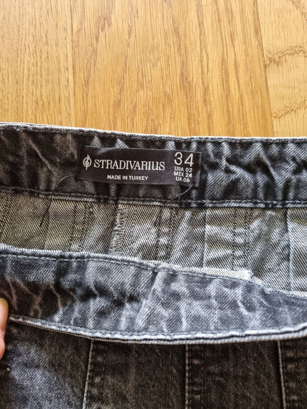 Stradivarius Jupes: Schwarzes Jeans Röckli – D'occasion à Gelfingen par GaelleBr