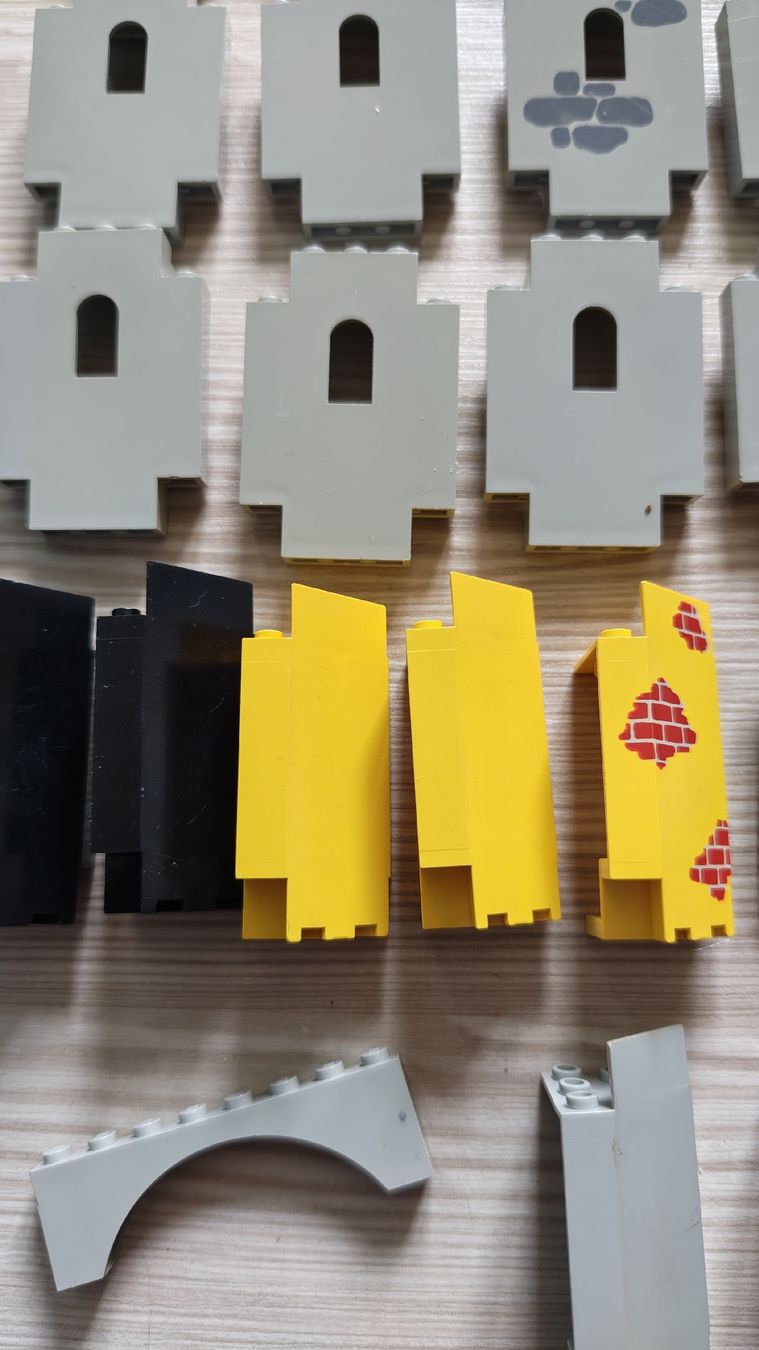 Lego Spielzeuge: Lego Burgteile gemischt – Gebraucht aus Effretikon von Superkarin7 2