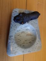 Aschenbecher mit Hundefigur aus Stein guter Zustand