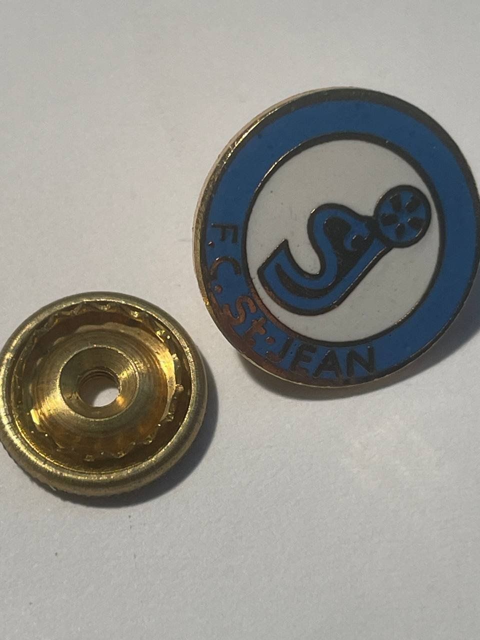 Placchette & Badge: 69. Pin - FC St.Jean – Usato da Luzern venduto da Irek 2