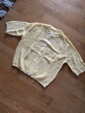 Cardigan jaune tricoté taille M 