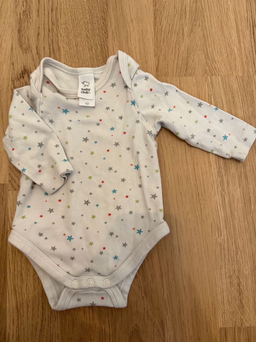 H&M Kleiderpakete & -sets: Body langarm 2er Set Grösse 62 – Gebraucht aus Dottikon von dcwidmer 1