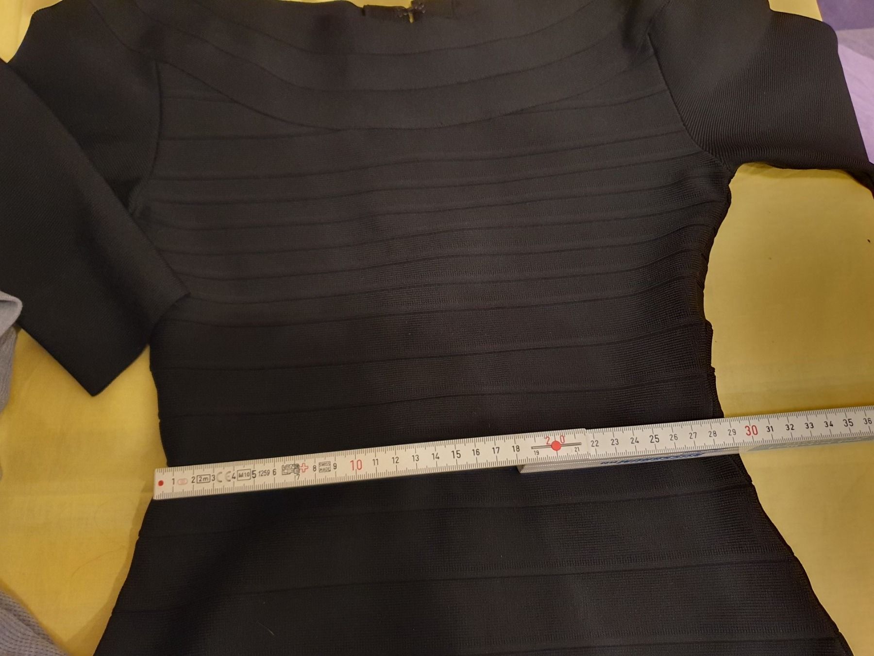 Vestiti: Bandage-Kleid stretch von Hervé Léger – Usato da Kloten venduto da Hektor44 4