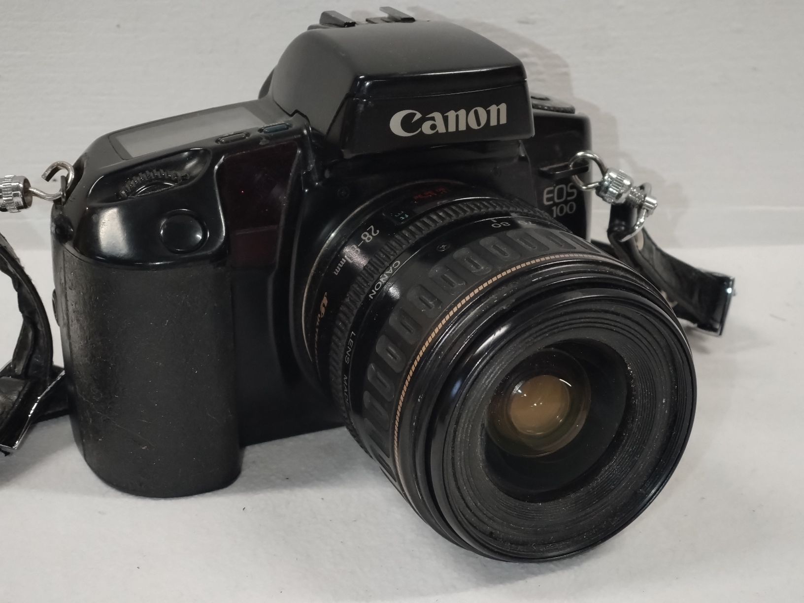 Canon Fotocamera: Canon EOS 100 Argentique + 28-80mm ultrasonic Working – Usato da Farvagny-le-Grand venduto da LaCaverne