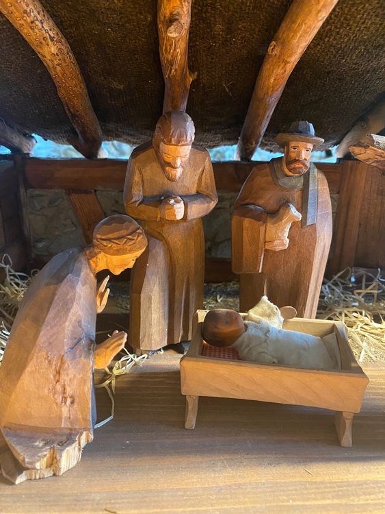 Alte Weihnachtskrippe Aus Holz Mit Krippenfiguren | Kaufen Auf Ricardo