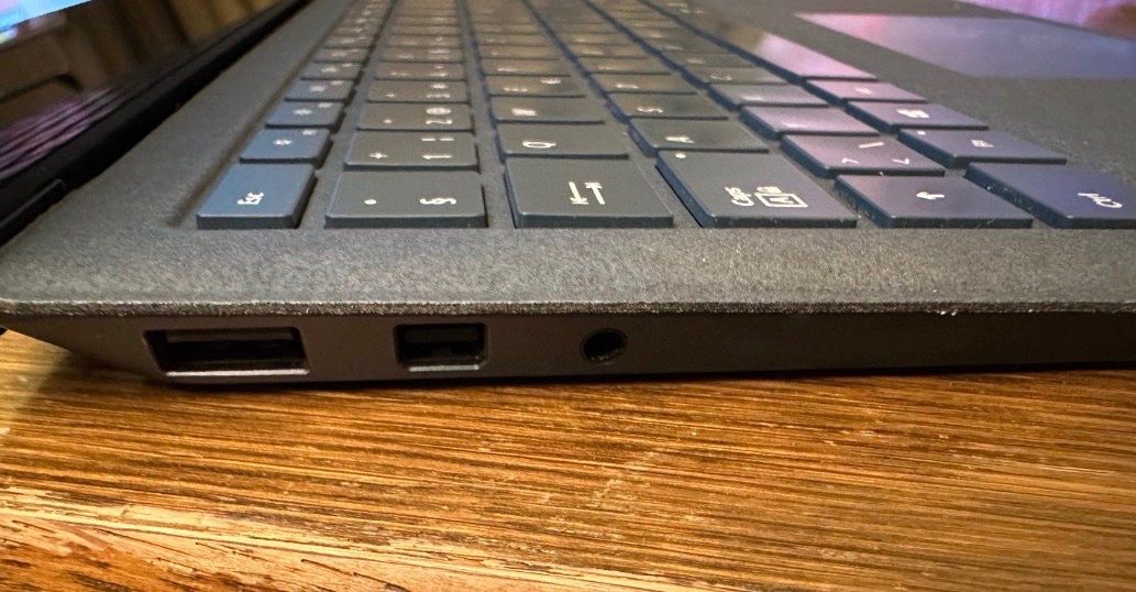 Microsoft Notebook: Microsoft Surface Laptop 2, 13.5", i5, 256GB SSD, Win11 Home – Usato da Mellingen venduto da Guilhermefurlan 3