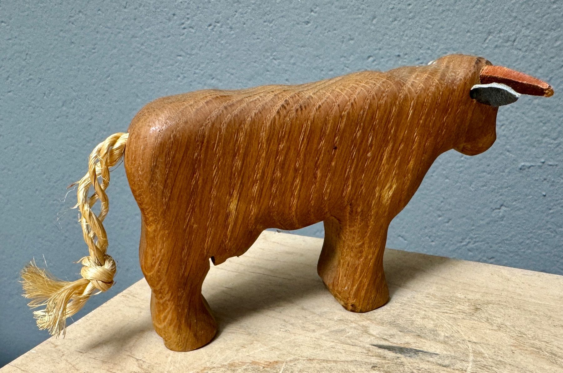 Statuette: Alte geschnitzte Holzkuh Kuh Holz – Usato da Rothrist venduto da Luckywinner 3