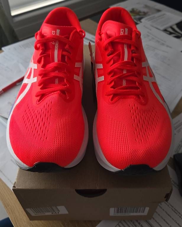 Scarpe da uomo: Asics Magic speed 4 neuves taille 44.5 – Usato da Hauterive NE venduto da Markus770 4