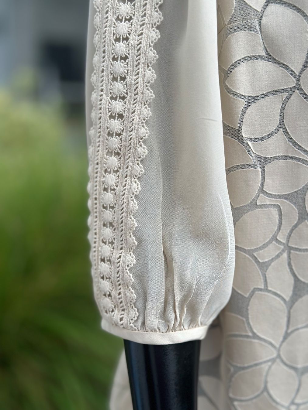 Blusen: Elegante Sommerbluse, beige, Gr. 38, Spitze, – Gebraucht aus Zufikon von Modestil365 3