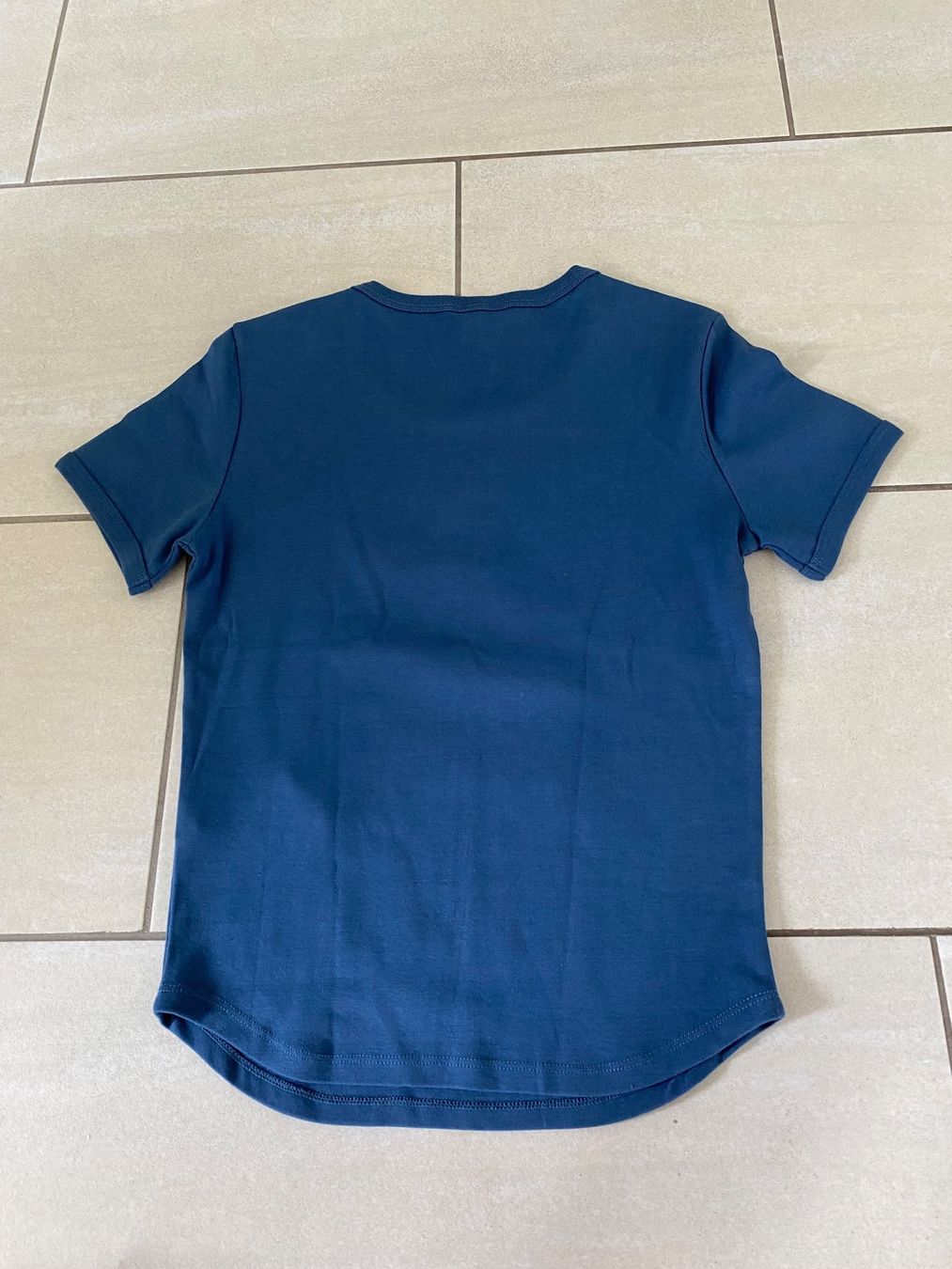Guess T-Shirts: Guess Shirt Orginal wie NEU – Neu (gemäss Beschreibung) aus Affoltern am Albis von may_9gdz 1