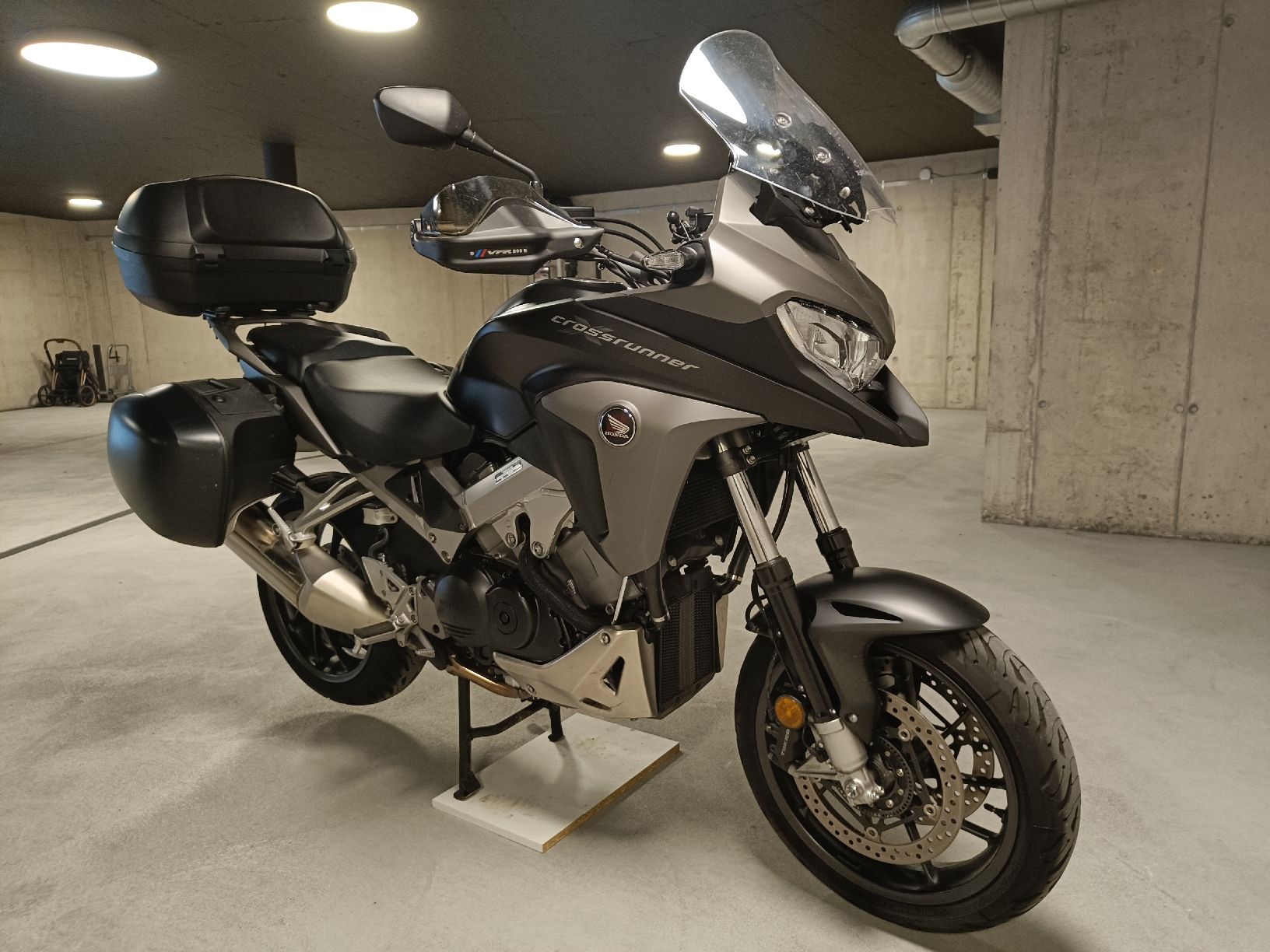Honda Touring: Honda VFR 800 X Crossrunner – Usato da Männedorf venduto da alexzaw