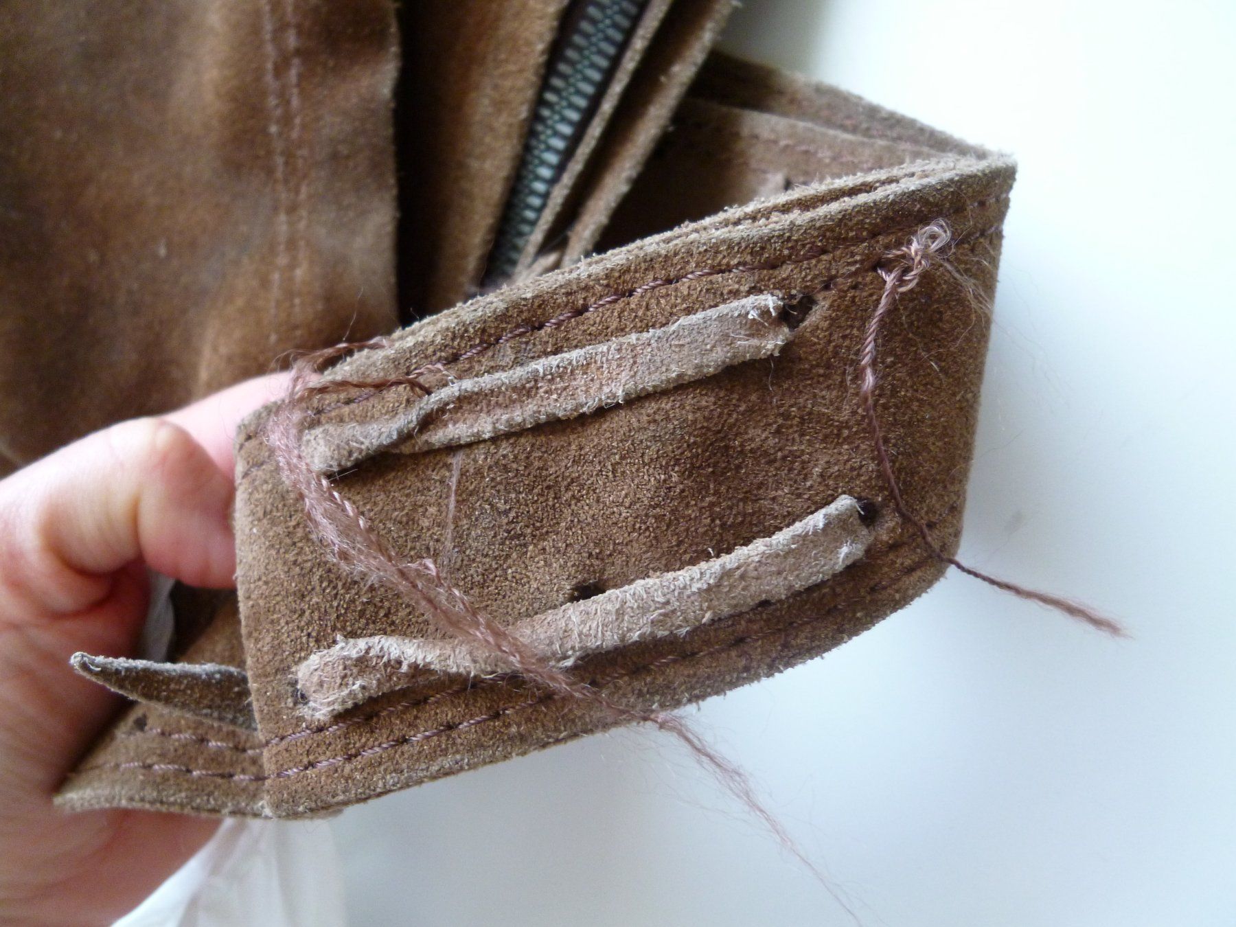 Pantaloni: braune Western-Chaps aus Wildleder – Usato da Dättlikon venduto da Mamakuga 9