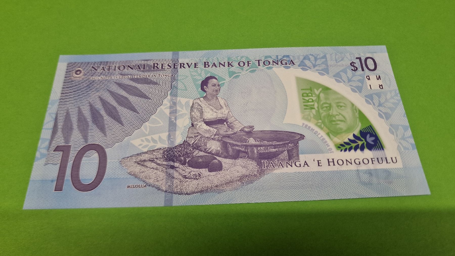 Banconote: Tonga 10 Pa'anga Banknote 2008  – Nuovo e nell'imballaggio originale da Herisau venduto da Antiques.AR 1