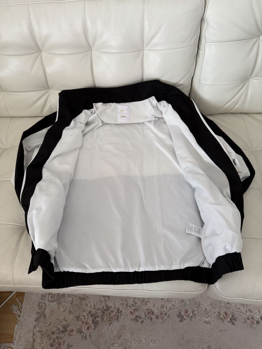 Nike Giacche: Nike- Sport / Training Jacke – Usato da Dietlikon venduto da Locinda 2