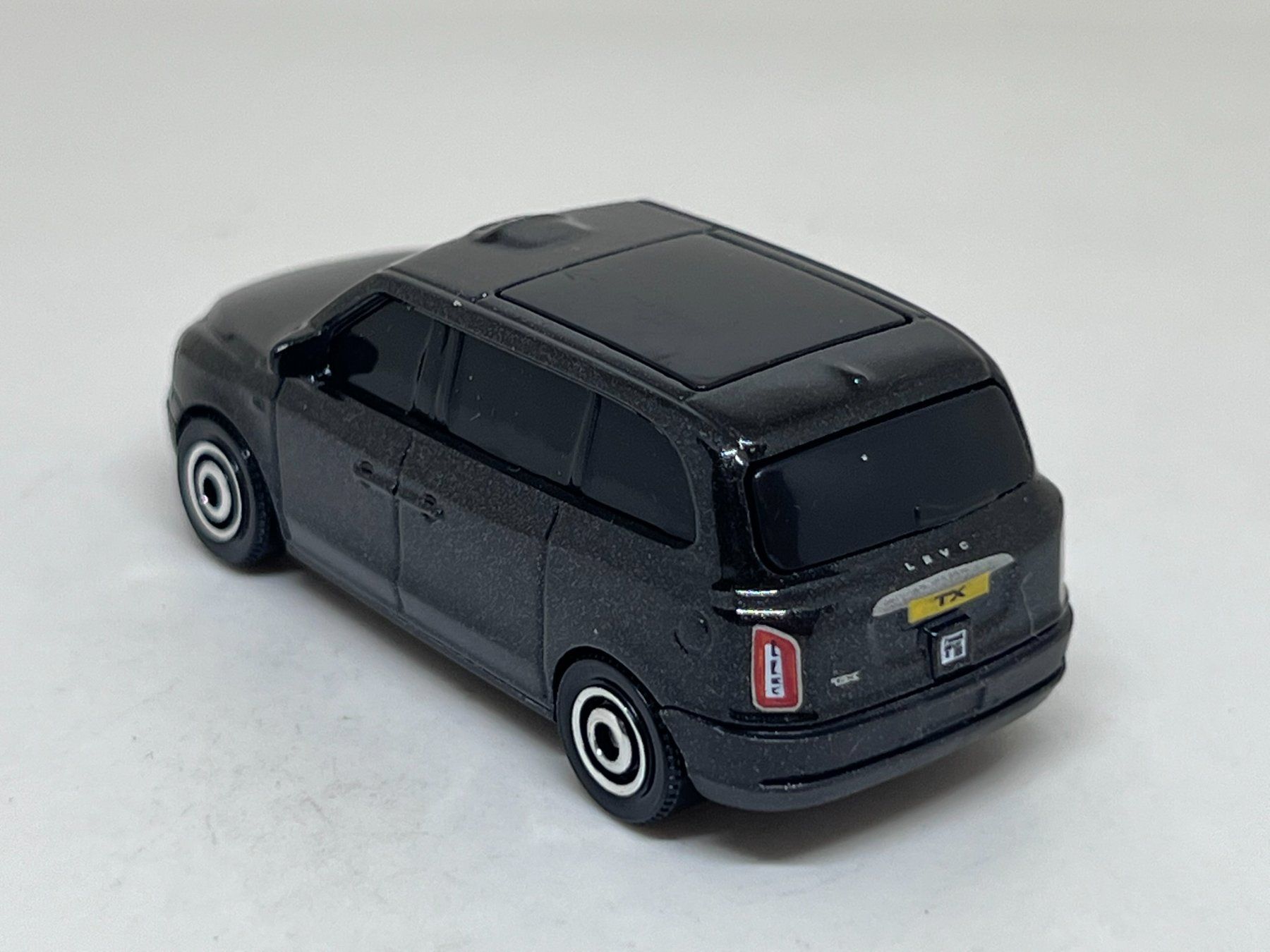 Matchbox Voitures modèles: Matchbox Levc TX Taxi #574 – D'occasion à Wildegg par LaaBoutique 2