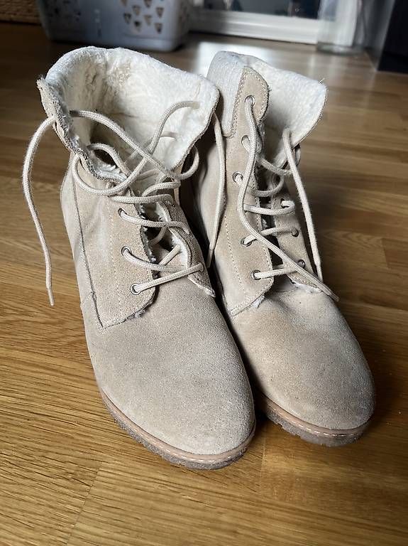 Scarpe da donna: Damen-Winterstiefel beige Grösse 42 – Usato da Zürich venduto da sus_n9fj 1