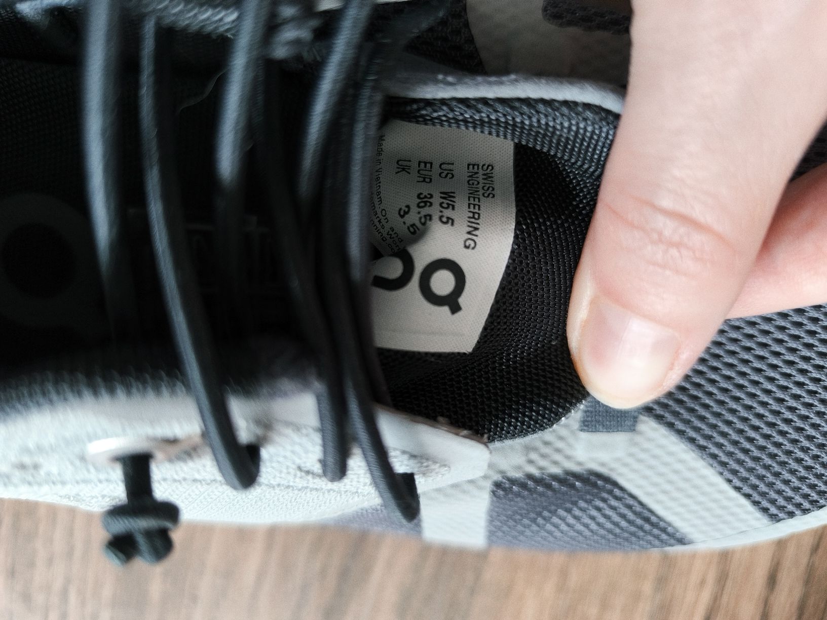On Scarpe da donna: ON Schuhe Gr. 36.5 – Nuovo (secondo la descrizione) da Frauenkappelen venduto da Nickyta89 2