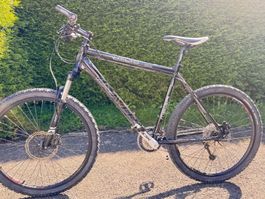 Neues Mountainbike